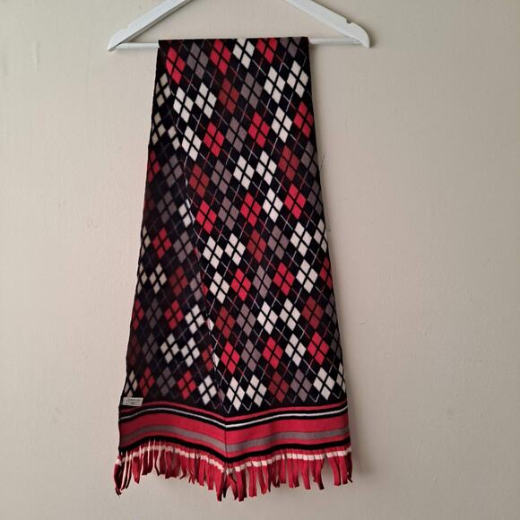 St. John's Bay Kids Red & Black Diamond Pattern Fleece Scarf w/ fringes 10"X56" - Picture 5 of 13